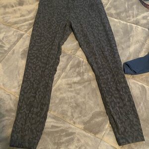 Black camouflage Lululemon aligne size 10